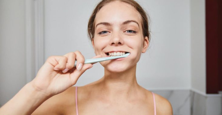 Dlaczego mycie zębów zapobiega próchnicy